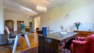 Bardzo przestronna i gustownie urządzenia wnętrze na wynajem lub organizację konferencji