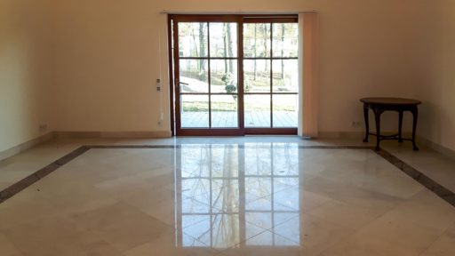 widok wnętrza w domu do wynajęcia