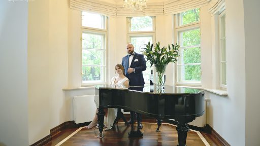 sesja zdjęciowa Młodej Pary w stylowych wnętrzach Villi Antonius