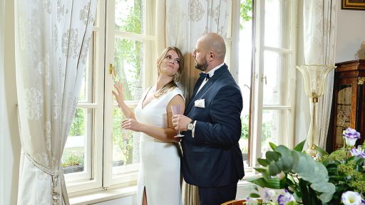 sesja zdjęciowa Młodej Pary w stylowych wnętrzach Villi Antonius