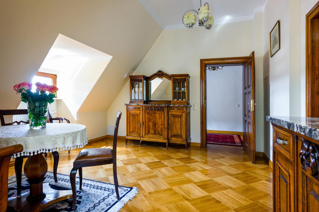 Stylowe urządzenie i odrestaurowane z wielką dbałością wnętrze