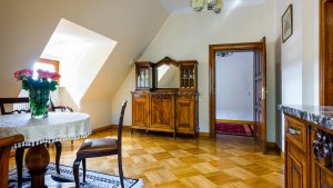 Stylowe urządzenie i odrestaurowane z wielką dbałością wnętrze